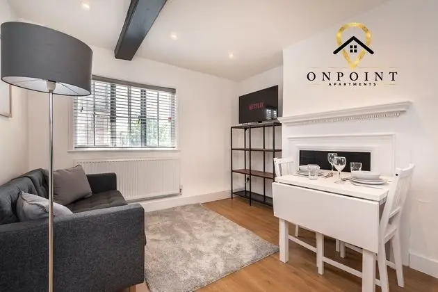 FRESH 2 Bedroom Apt With Parking