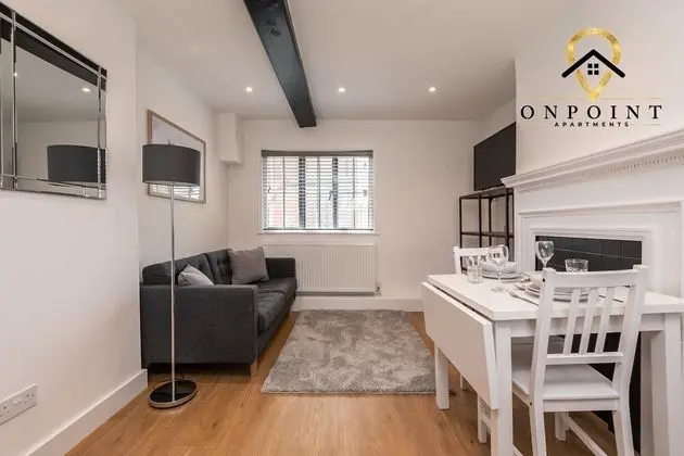 FRESH 2 Bedroom Apt With Parking - Oda Düzeni
