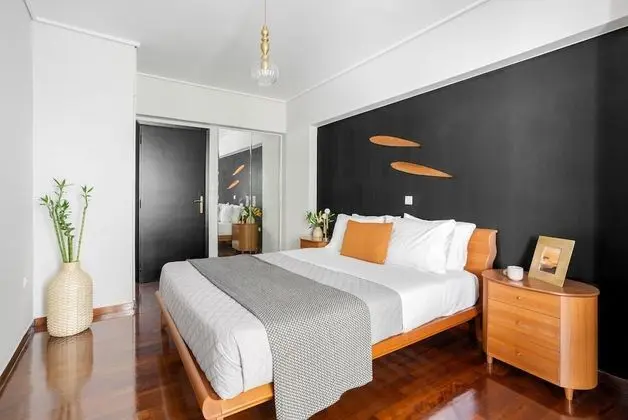 Fresh Detailed Stylish Apt at Acropolis