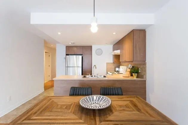 Fresh & Styled 2 Bedroom Apt in Mile End - Mutfak