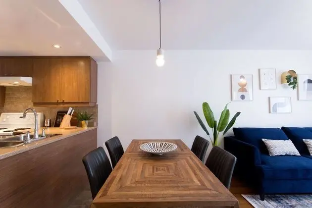 Fresh & Styled 2 Bedroom Apt in Mile End - Yerinde Yemek