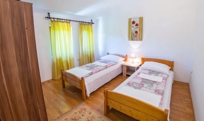 Frida Luxury Beachfront Villa - Oda