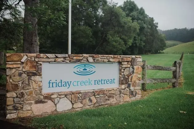Friday Creek Retreat - Lobi