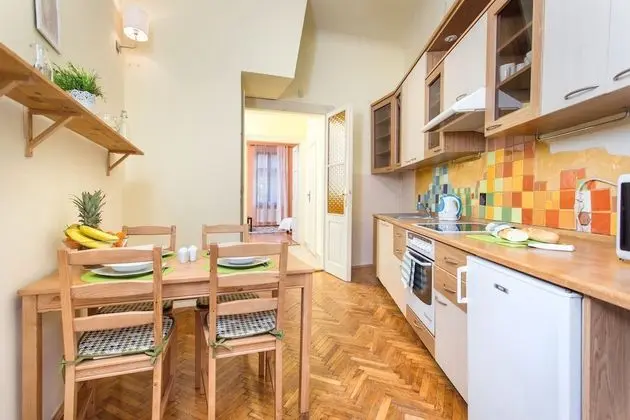FriendHouse Apartments – Old City - Mutfak