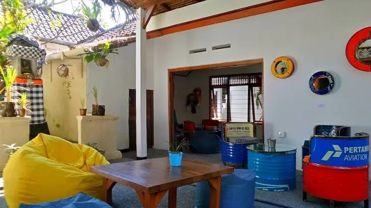Friendly House Bali - Hostel - Lobi