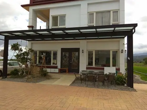 Friend's House BB