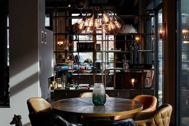 hotel friends Zeche Zollverein - Essen - Yerinde Yemek
