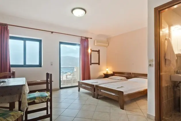 Fronis Apartment