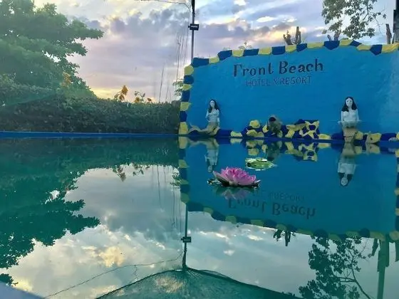 Front Beach Hotel & Resort - Havuz