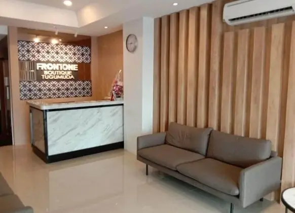 Front One Boutique Tugu Muda Semarang - Öne Çıkan Resim