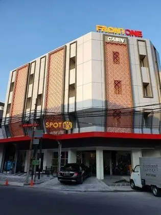 Front One Cabin Slamet Riyadi Solo