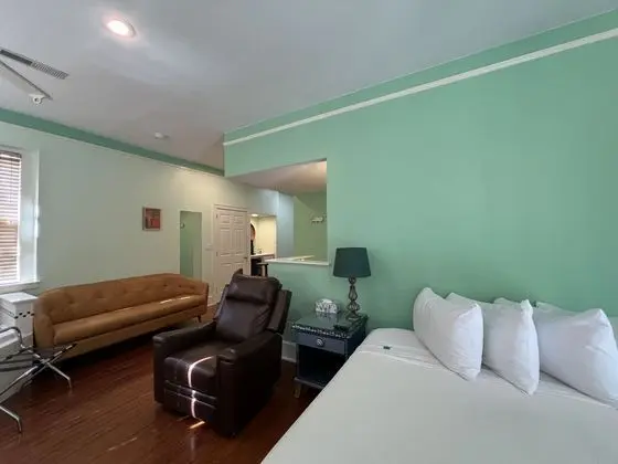Front Street Inn