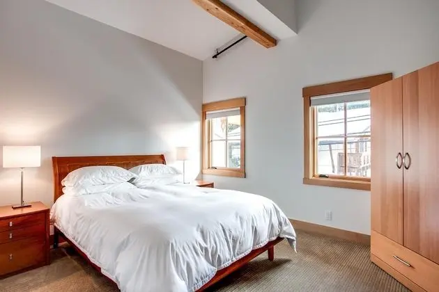 Front Street Suites - Oda