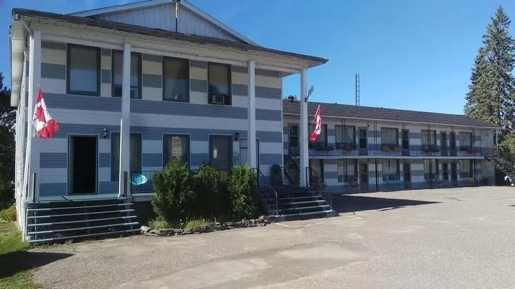 Frontiersman Motel - 1