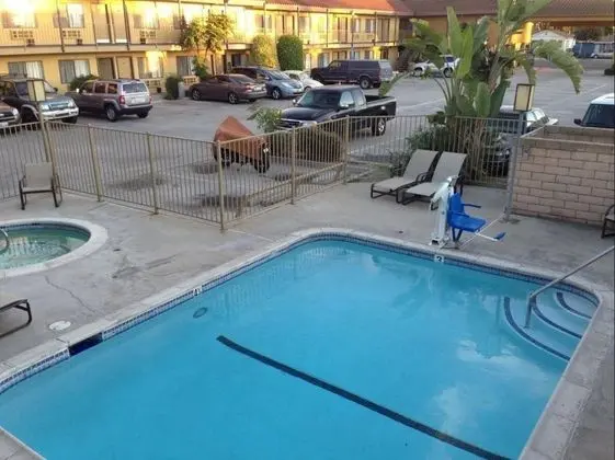 Fullerton Inn