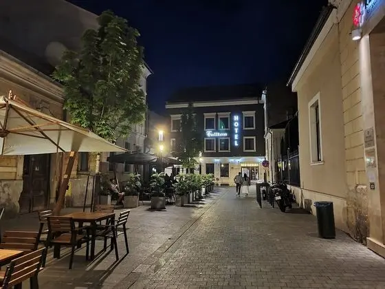 Fullton Central Inn