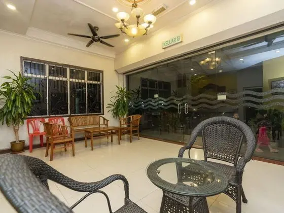FULLY HOTEL DESA TEBRAU