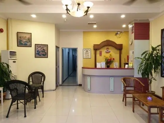 FULLY HOTEL DESA TEBRAU - Lobi