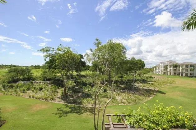 Fully Equipped Apartment Overlooking Golf Course at Luxury Beach Resort - Oda