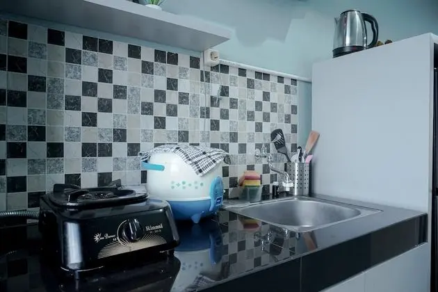Fully Furnished 1BR Apartment at Vittoria Residence - Mutfak