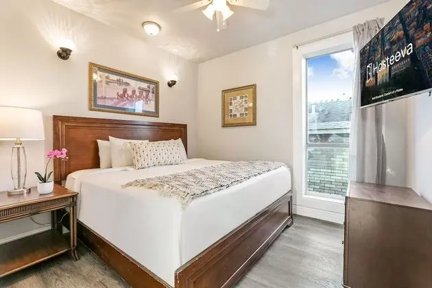 Fully Furnished Condos Near St Charles - Oda