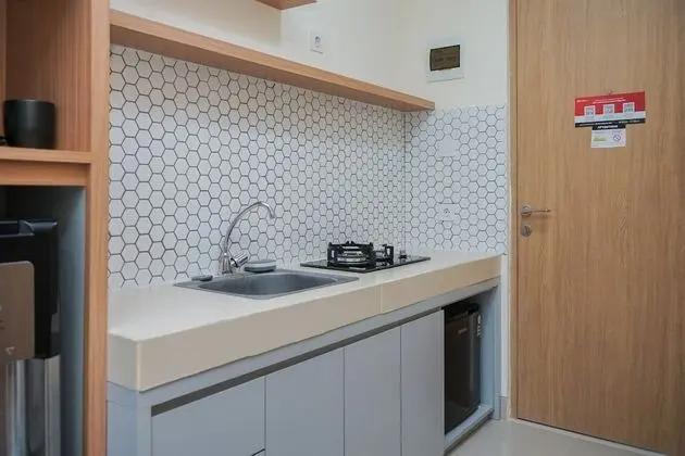 Fully Furnished And Cozy Studio Apartment At B Residence - Mutfak
