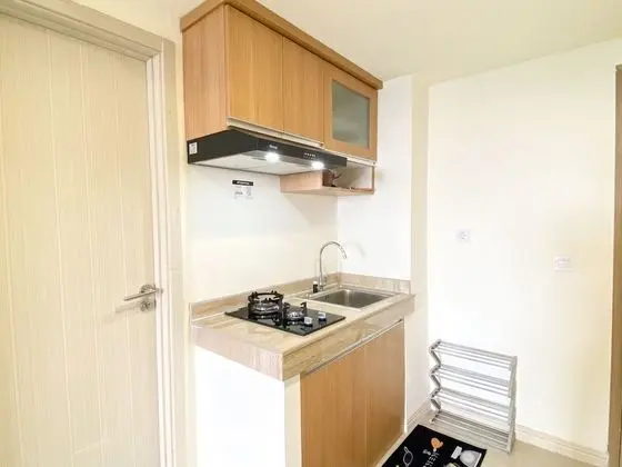 Fully Furnished And Homey 3Br At Meikarta Apartment - Mutfak