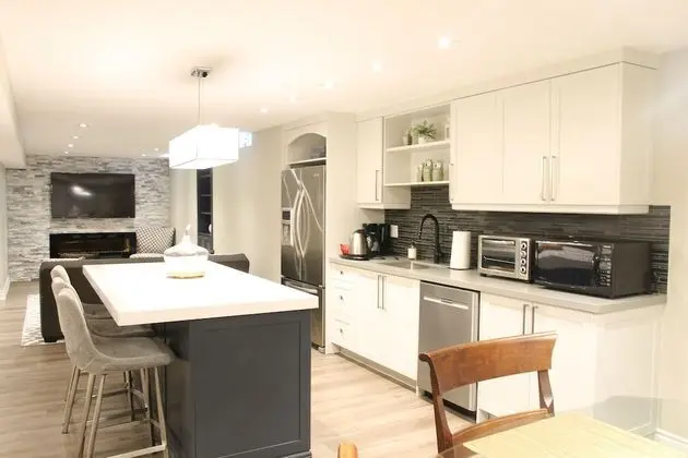 Fully Furnished Private Guest Suite With Separate Entrance - Mutfak