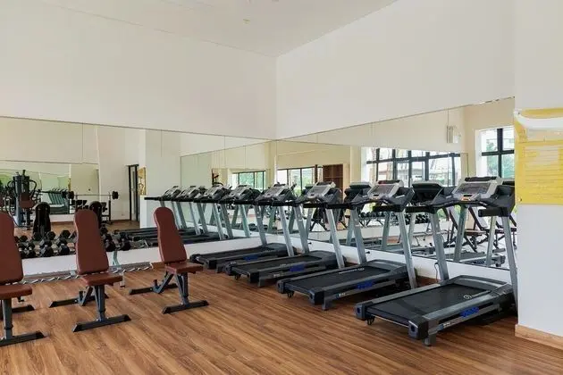Fully Furnished And Simply Studio At Sky House Bsd Apartment - Fitness