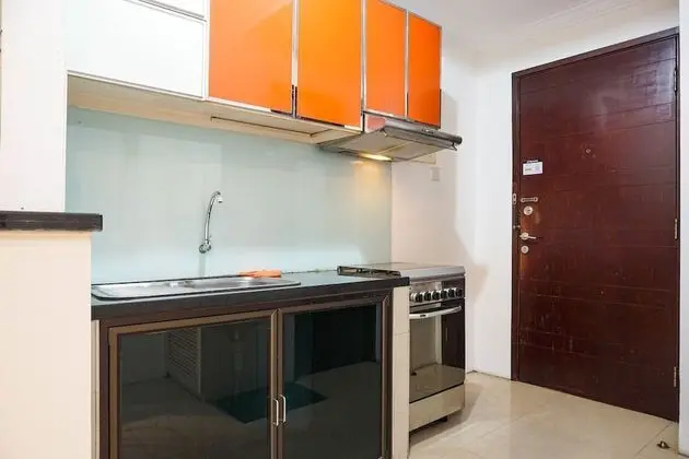 Fully Furnished and Spacious 3BR Apartment at Mangga Dua Residences - Mutfak