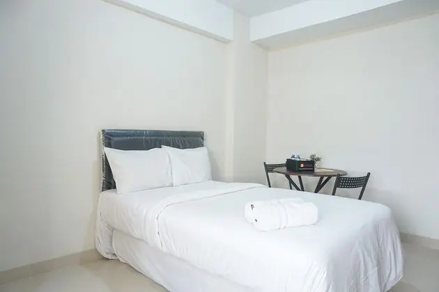 Fully Furnished Studio at Green Park View Apartment