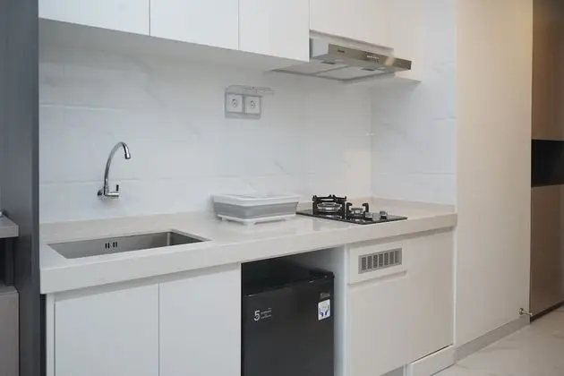 Fully Furnished With Tidy Design Studio At Sky House Bsd Apartment - Mutfak