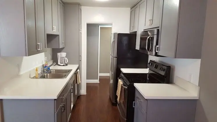 Fully Renovated 1 min. to Melrose Ave. - Mutfak