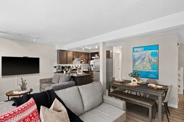 FULLY RENOVATED 3-Br home | TRUE Ski In/Out | Free access to Pools & Hot tubs - Oda