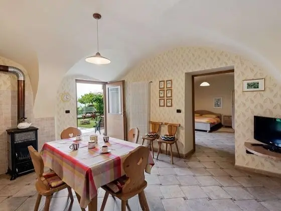 Fully Renovated Apartment is Located in an old Building - Yerinde Yemek
