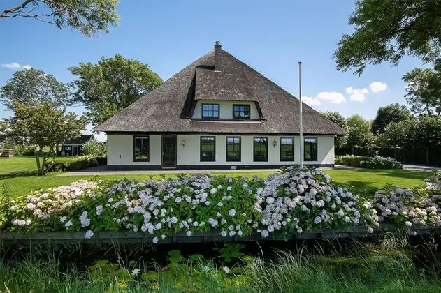 Fully Sustainable Farmhouse in Heiloo With a Large Garden
