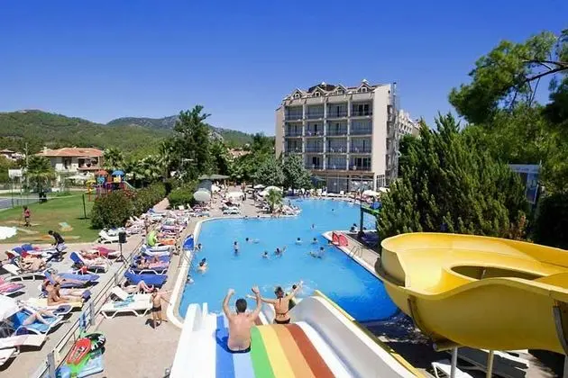 Fun & Sun Smart Voxx Resort - Havuz