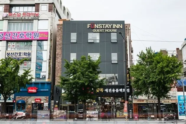 FunStay Inn Guesthouse
