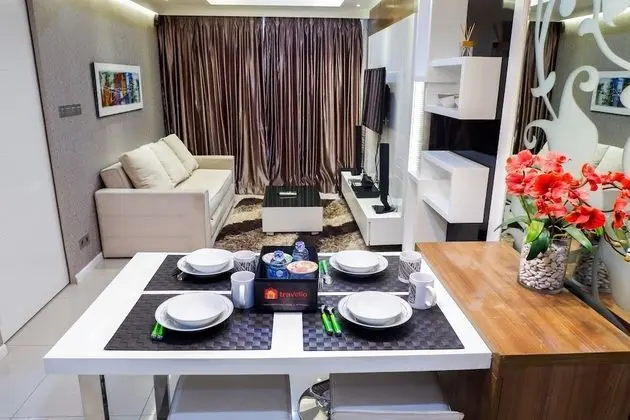 Furnished 1BR City View Casa Grande Apartment - İç Mekan