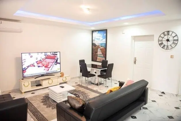 Furnished 3 Bedrooms Apartment With Wifi