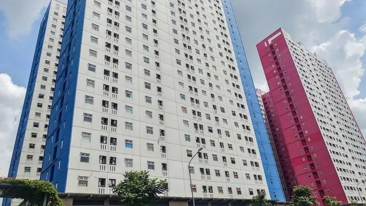 Furnished Green Pramuka 1BR Apartment with Modern Style and City View