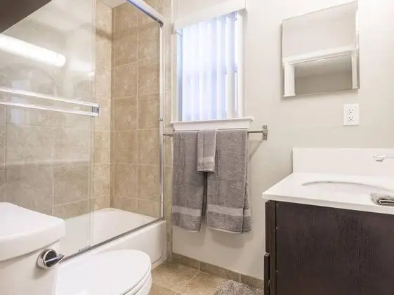 Furnished Washer & Dryer Near HWY 101 - Banyo Tipleri