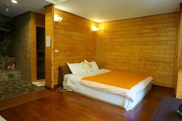 Fuyam Tourist Home