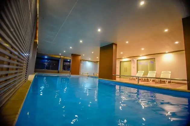 G G Holiday Homes Innovating Hospitality - Havuz