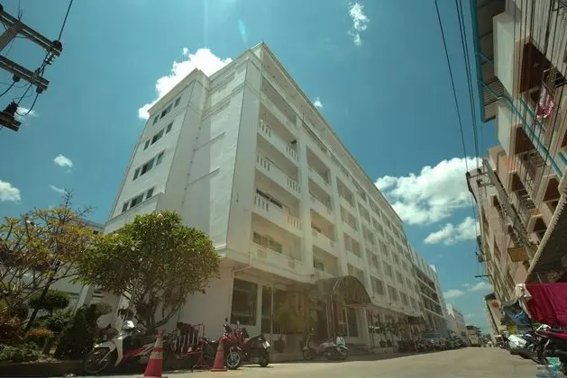 G9 Hotel
