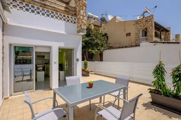 Gabinos - 1BR - Square Center