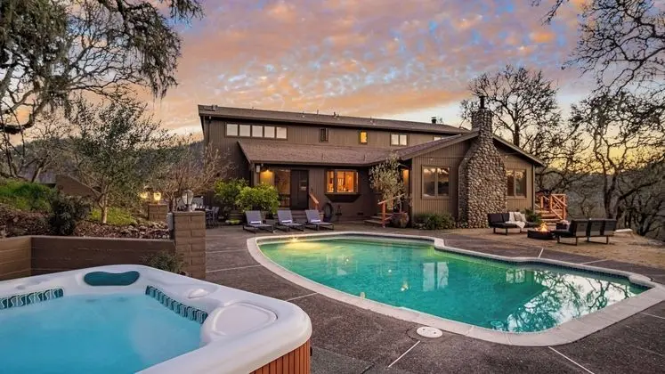 Gable by Avantstay Beautiful 3.5 Acre Oasis w/ Gorgeous Views, Pool & Hot Tub - Dış Mekan
