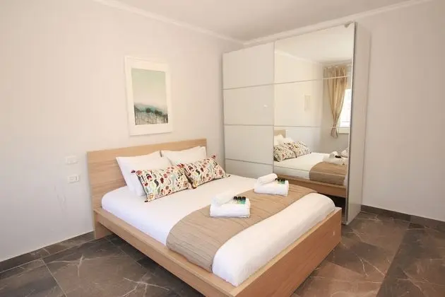 Gabriel Apartments - Stylish Suites - King George ST