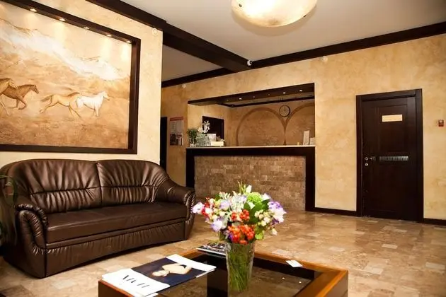 Gala Plaza Hotel - Lobi