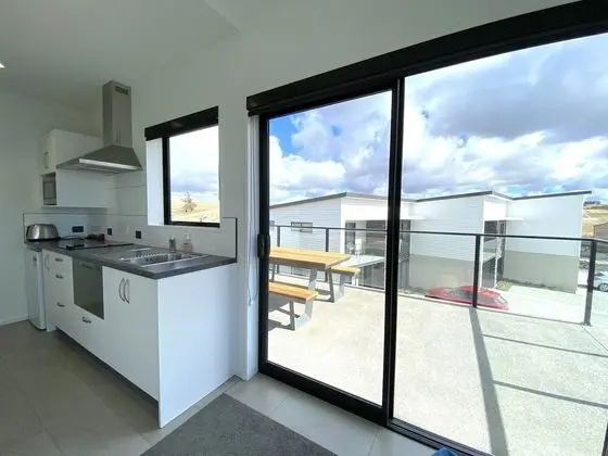 Galaxy Lake View 2 Bedrooms - Mutfak